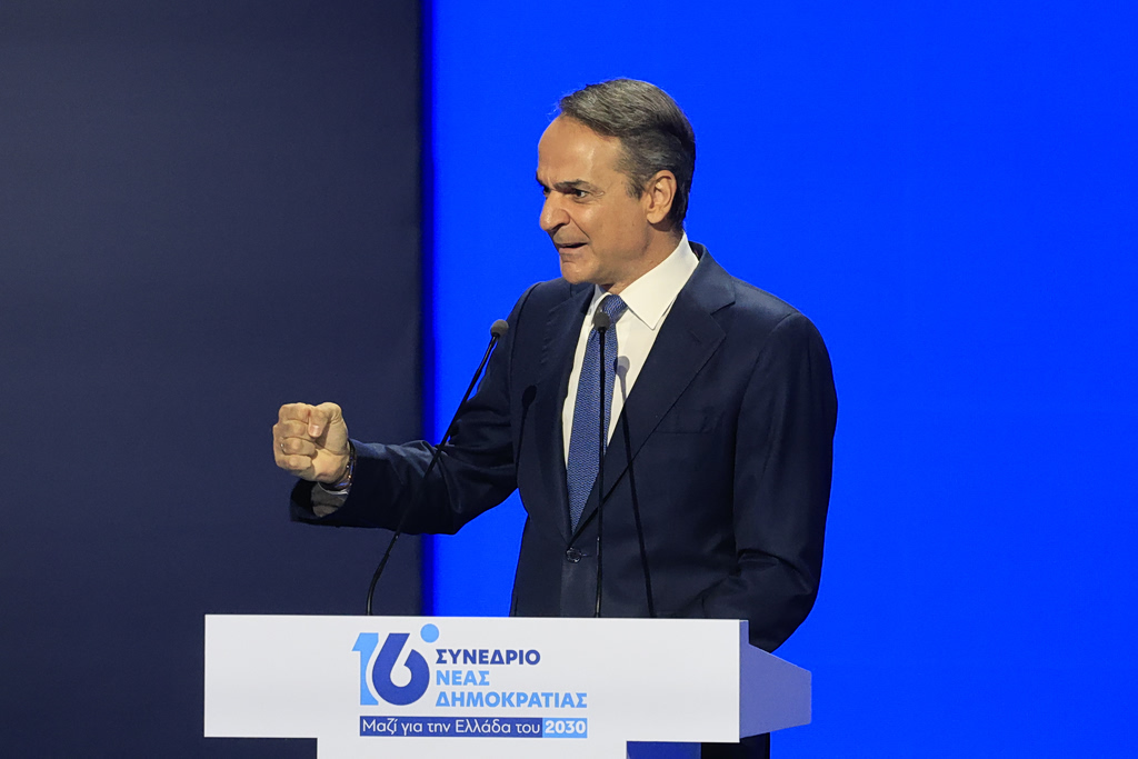 16ο Συνέδριο ΝΔ: Οι απουσίες, η «μουρμούρα» και το αντίδοτο Μητσοτάκη