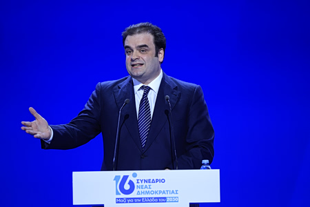 Πιερρακάκης: «Η κοινωνία δεν ενδιαφέρεται για εσωκομματικούς ψιθύρους και μικρούς εγωισμούς»