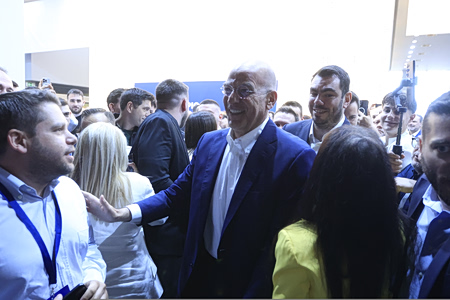 Συνέδριο ΝΔ, 2η μέρα: Το «ευχαριστώ» Μητσοτάκη, οι λωτοφάγοι, το ορόσημο για τις εκλογές – Όλες οι εξελίξεις