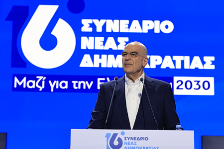 Οι ηχηρές παρεμβάσεις Δένδια που τάραξαν το συνέδριο της ΝΔ
