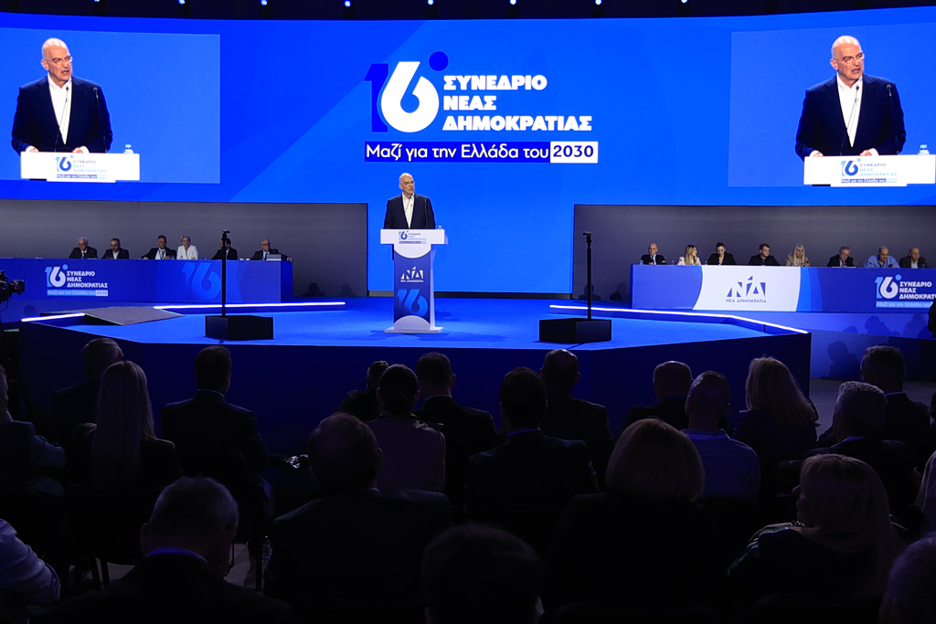 Συνέδριο ΝΔ: Το «μανιφέστο» Δένδια, οι δυο ψυχές και το προσκλητήριο στον Σαμαρά