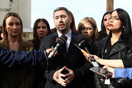 ΠαΣοΚ: Ο όρος «γυναικοκτονία» να κατοχυρωθεί στο Σύνταγμα – Τι αλλάζει πρακτικά
