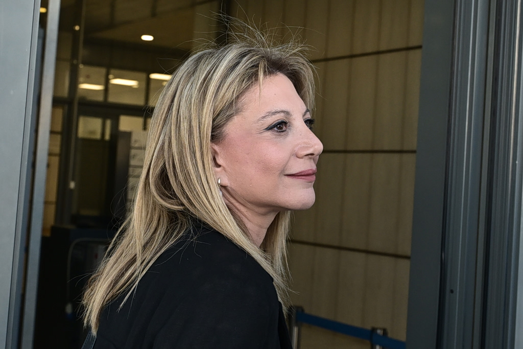 Κόμμα Καρυστιανού: Τα πρόσωπα-κλειδιά και ο στόχος των 70.000 υπογραφών