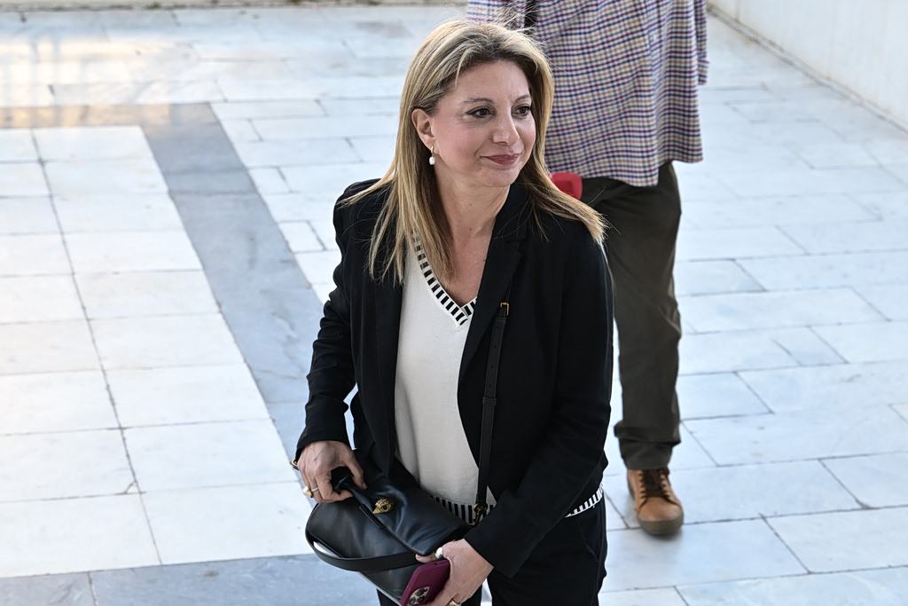 Καρυστιανού για Τσίπρα: Νομίζει ότι τρώμε κουτόχορτο ή ότι έχουμε μνήμη χρυσόψαρου