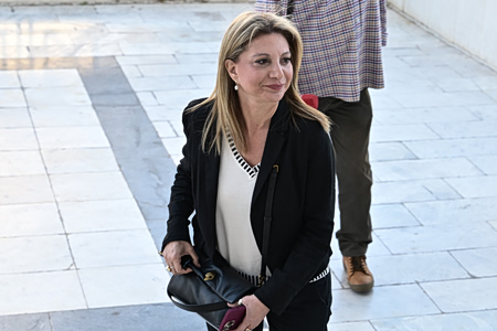 Καρυστιανού για Τσίπρα: Νομίζει ότι τρώμε κουτόχορτο ή ότι έχουμε μνήμη χρυσόψαρου