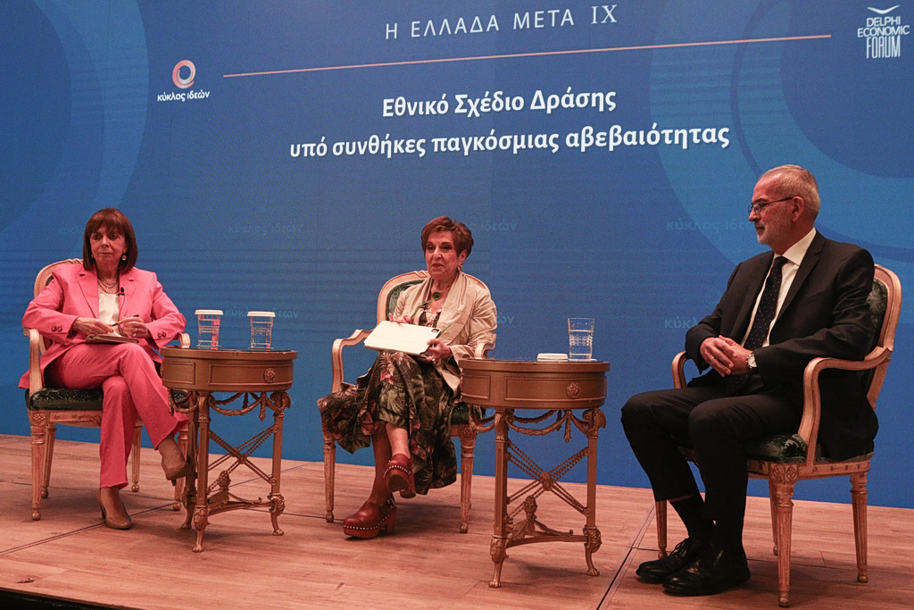 «Ροκανίζουμε το κλαδί που καθόμαστε»: Προειδοποιήσεις Σακελλαροπούλου – Σαρμά για απαξίωση θεσμών