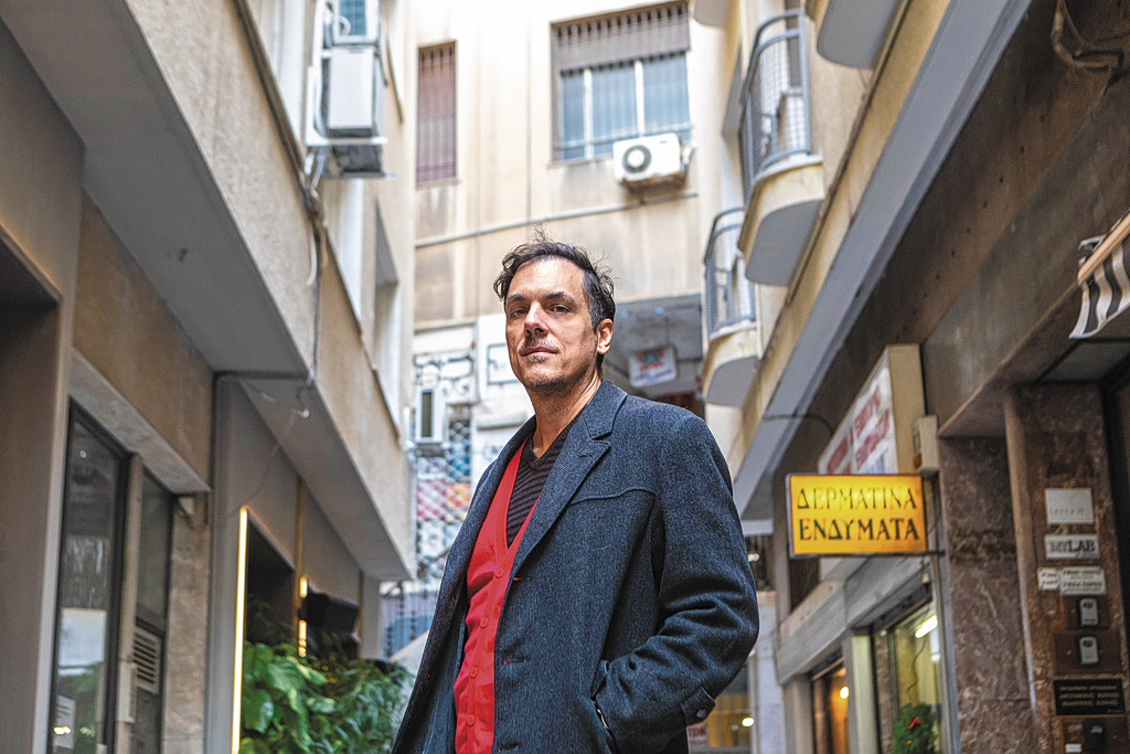 Κοίτα τους άνδρες όταν πέφτουν: Η τραγική ειρωνεία της «Τοξικής αρρενωπότητας»
