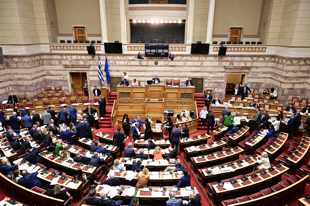 Βουλή: Εκρηξη Ανδρουλάκη για ΕΥΠ, Τζαβέλλα – Η «εκτροπή» με την Προανακριτική