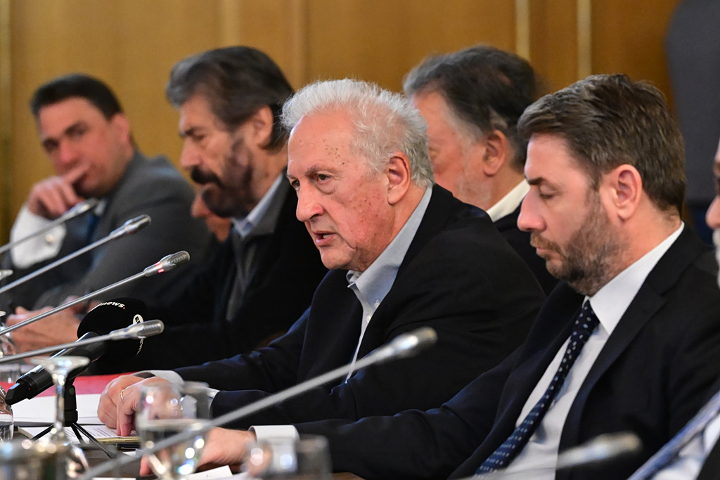 ΠαΣοΚ: Η νέα λίστα Σκανδαλίδη και το σκληρό ροκ Ανδρουλάκη με κυβέρνηση