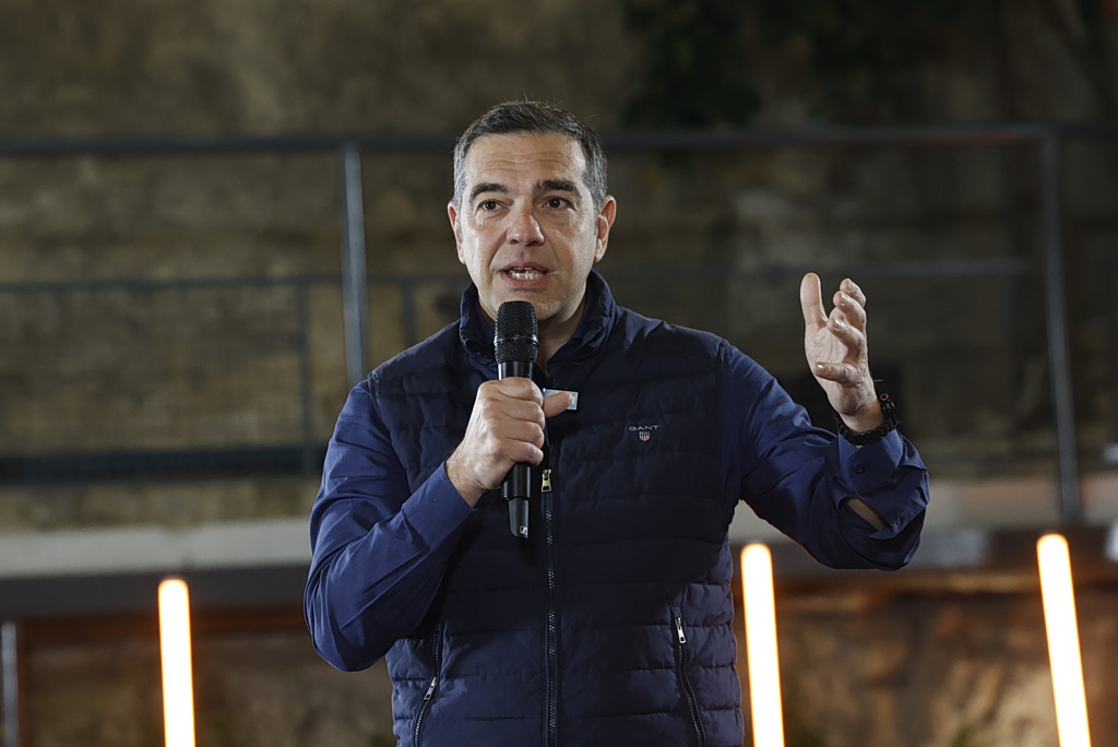 Επιστροφή στα 80s με Ανδρέα και… Περόν