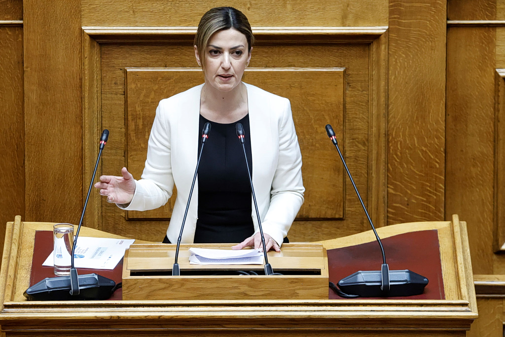 Στο νοσοκομείο η Ειρήνη Αγαπηδάκη μετά από ξαφνική αδιαθεσία στη Βουλή
