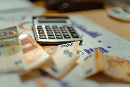 Ληξιπρόθεσμα χρέη: Έρχονται οι 72 δόσεις – Ποιους αφορά