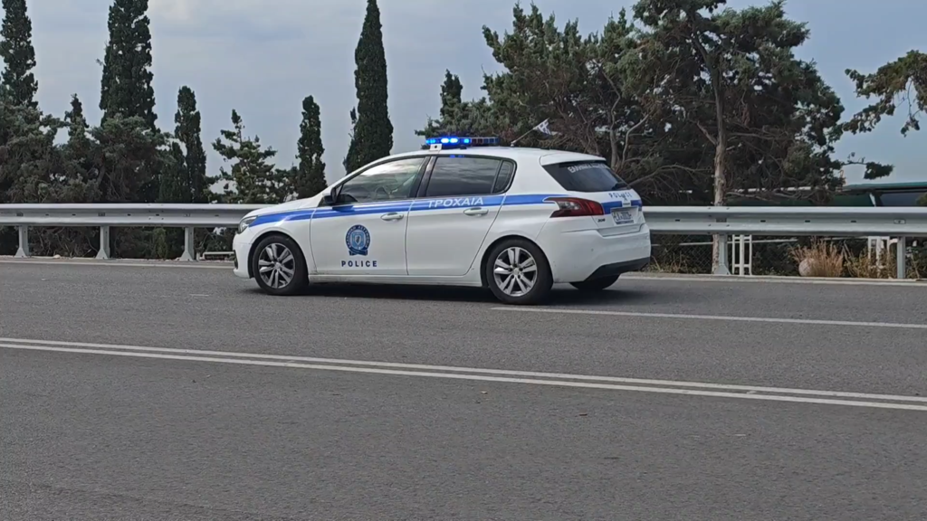 Σοβαρό τροχαίο στην Αθηνών-Σουνίου: 56χρονος δίνει μάχη για τη ζωή του, δύο ακόμα τραυματίες