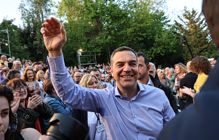 Το Θησείο, ο Τσίπρας, ο Τρότσκι και ο Α. Παπανδρέου: «Κλειδί» για το νέο κόμμα οι μετρήσεις