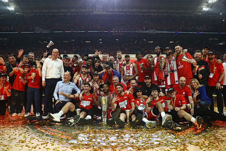 Ολυμπιακός: Η απονομή της EuroLeague στους ερυθρόλευκους