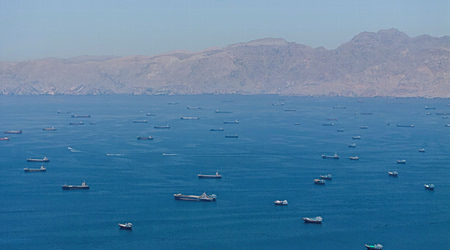 Ιράν: Ράλι στο πετρέλαιο μετά τη ρήξη με τις ΗΠΑ – Κίνδυνος για τα Στενά του Ορμούζ
