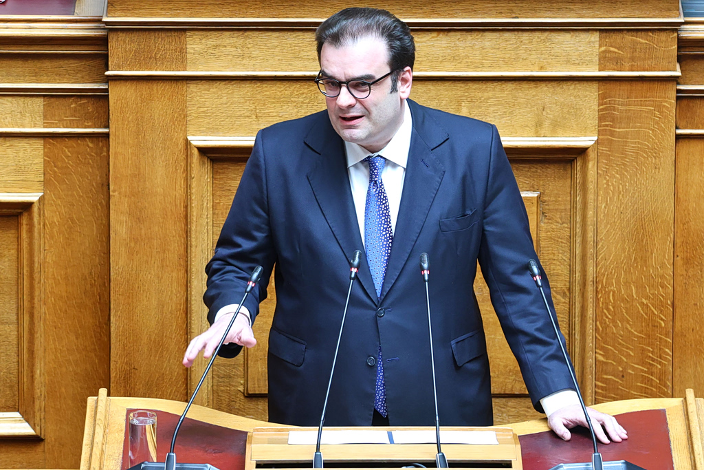 Κυριάκος Πιερρακάκης: Τι κερδίζει η Ελλάδα από την πρόωρη αποπληρωμή στο δημόσιο χρέος
