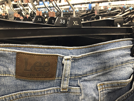 Lee Jeans: Deal-μαμούθ 1 δισ. δολαρίων – Ποιος την εξαγόρασε, πώς αλλάζει ο χάρτης στα τζιν