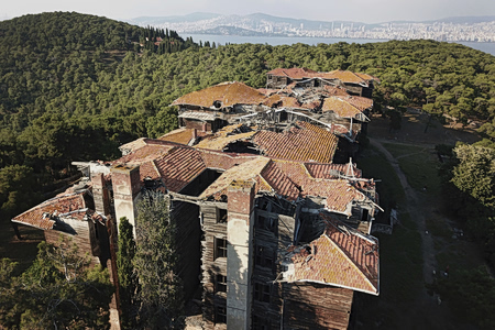 Η συγκλονιστική ιστορία του «πληγωμένου γίγαντα» της Ρωμιοσύνης