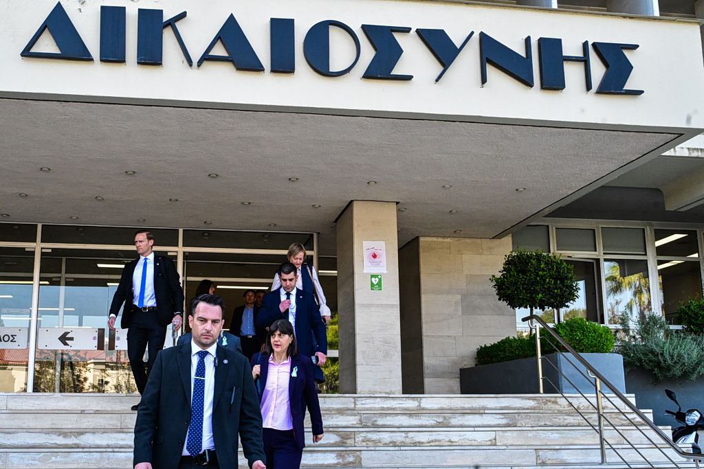 ΟΠΕΚΕΠΕ: Λάδι στη φωτιά της διαμάχης κυβέρνησης – Κοβέσι ρίχνει η έκθεση Τυχεροπούλου