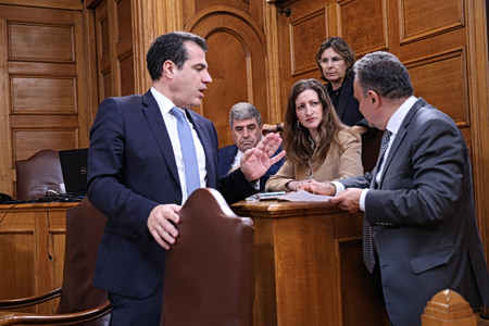 Κόντρα Πλεύρη-Δρίτσα στη Βουλή για μεταναστευτικό – «Έχουμε τέσσερα κόμματα με μήτρα τον Τσίπρα»
