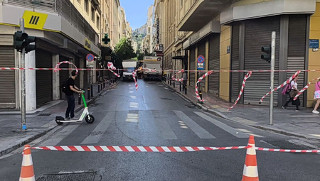 Οδός Αμερικής: Εκτός κυκλοφορίας μετά από σπάσιμο αγωγού της ΕΥΔΑΠ