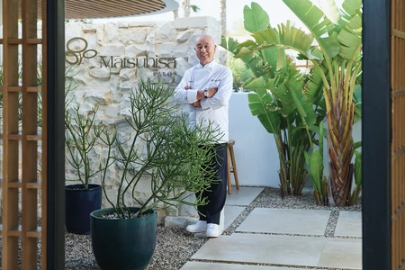 Nobu Matsuhisa: «Μου αρέσει να χτίζω το καθετί βήμα-βήμα. Με κάνει να νιώθω πιο όμορφα με τον εαυτό μου»