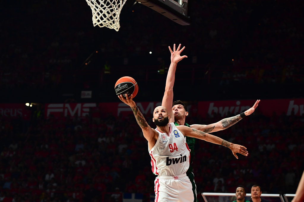 Ολυμπιακός – Παναθηναϊκός 82-76: Ερυθρόλευκο προβάδισμα για την κούπα