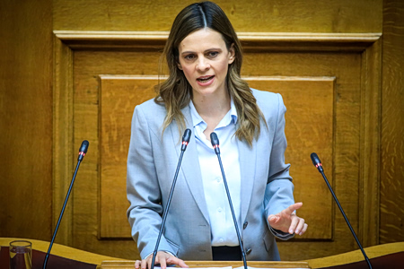 Εφη Αχτσιόγλου: «Δεν παραιτούμαι από την ενεργό πολιτική»