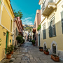 Airbnb στην Πλάκα: Νομική «μάχη» στο ΣτΕ για το μέλλον της περιοχής
