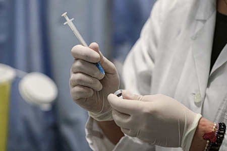 Εμβόλιο σχεδιασμένο από AI ανοίγει τον δρόμο για προστασία από μελλοντικές πανδημίες