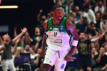 Παναθηναϊκός – Ολυμπιακός 68-58: Οι πράσινοι έκαναν το 1-1 με πρωταγωνιστή τον Χέιζ-Ντέιβις