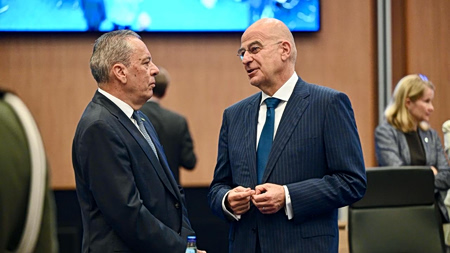 Ηχηρό μήνυμα Δένδια από Κύπρο μετά τις τουρκικές προκλήσεις στον αέρα