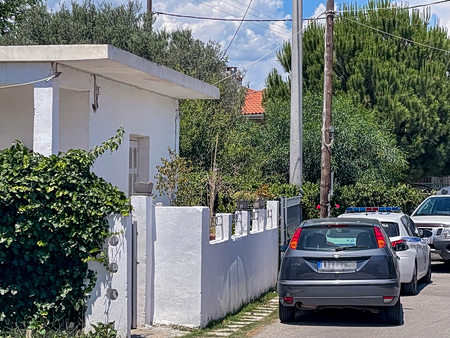 Αίγιο: Τα ευρήματα δείχνουν διπλή δολοφονία – Στο μικροσκόπιο ο σύντροφος της 54χρονης