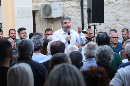 «Τέρμα οι ευκαιρίες»: Το διπλό κατηγορώ Ανδρουλάκη και η Δραπετσώνα
