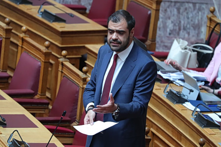 «Αφήστε το ρόλο του εισαγγελέα στους εισαγγελείς» – Ένταση στη Βουλή με Μαρινάκη, Γιαννούλη
