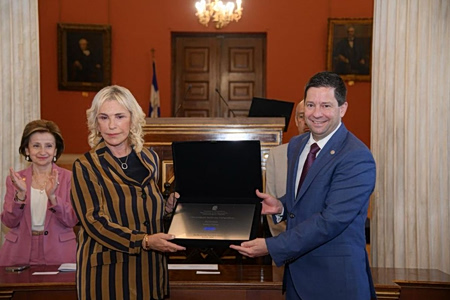 ΕΚΠΑ: Tο πρώτο Πανεπιστήμιο με εγκατάσταση απινιδωτών σε όλα τα κτίριά του