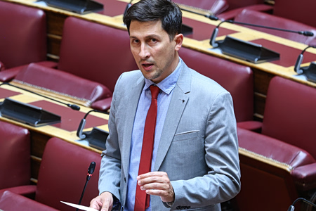 Καυγάς Χρηστίδη – Γεραπετρίτη στη Βουλή για την τροπολογία του ΥΠΕΞ