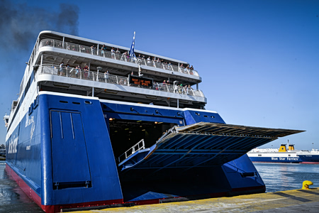 Συναγερμός για βόμβα στο Blue Star 2 με 1.050 επιβαίνοντες – Στο Λαύριο για έλεγχο