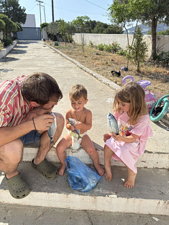 Η (πραγματική) ζωή μιας πολύτεκνης οικογένειας στη Λέρο