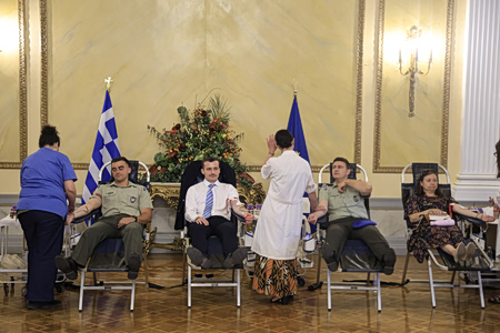 Εθελοντική αιμοδοσία στο Προεδρικό Μέγαρο – 145 συμμετοχές, το μήνυμα Τασούλα