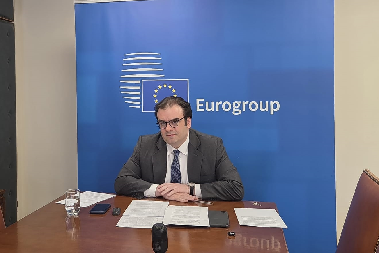 Πιερρακάκης: Η «δύσκολη εξίσωση» της Ευρώπης – Οι δύο κίνδυνοι που χτυπούν νοικοκυριά και αγορές