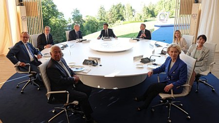 G7: Τα καυτά ζητήματα της Συνόδου, ο ελιγμός Τραμπ, οι λεπτές ισορροπίες ΗΠΑ – Ευρώπης