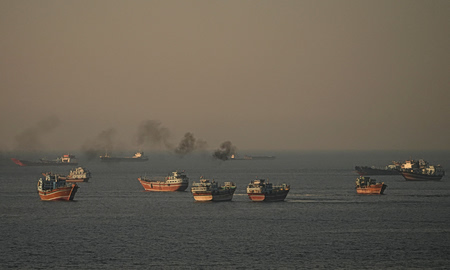 5 το πρωί: Οι όροι για την ειρήνη στον Κόλπο – Η επιστροφή Γιωτόπουλου στη φυλακή – Ο αναβρασμός στον ΣΥΡΙΖΑ