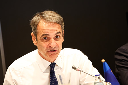 Μητσοτάκης από Βρυξέλλες: Έρχονται άμεσα μειώσεις στα καύσιμα