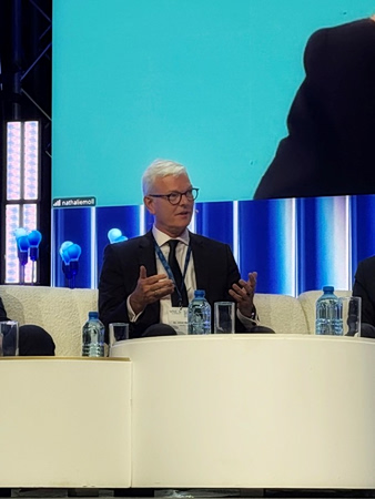 Oliver Bleck (Roche): «Η υγεία δεν είναι δαπάνη, αλλά επένδυση που επιστρέφει έως και τέσσερις φορές την αξία της στην κοινωνία»
