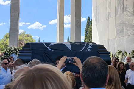 Κηδεία Ανδρέα Μαζαράκη: Το τελευταίο αντίο από συναδέλφους, πολιτικούς και φίλους