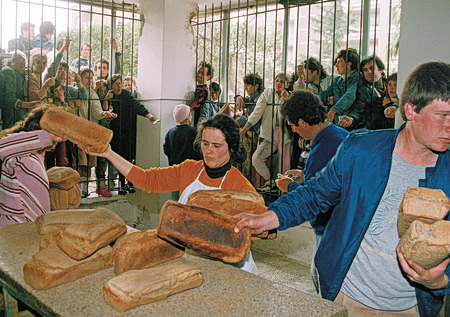 «Περπατήσαμε για 10 μέρες μέσα από τα βουνά για να φτάσουμε»