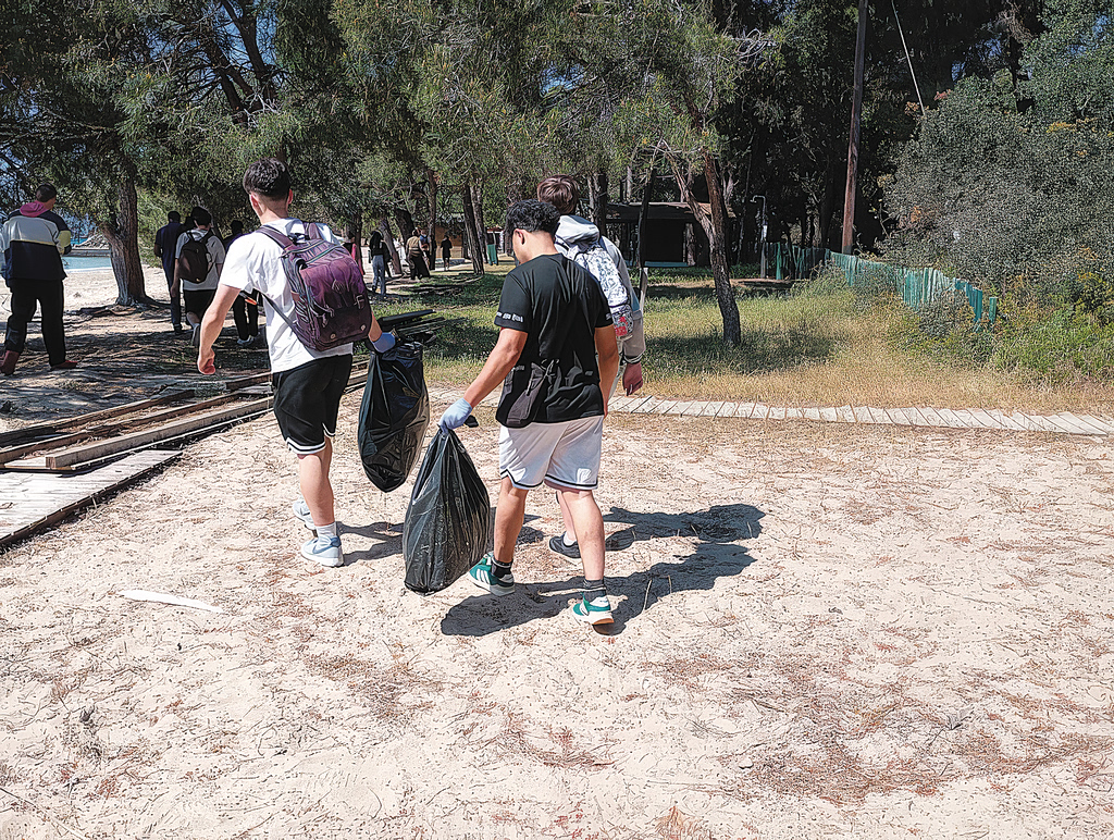 Καθαρίσαμε τη λίμνη Στροφυλιά