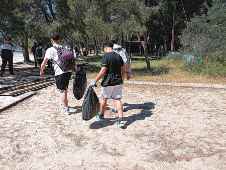 Καθαρίσαμε τη λίμνη Στροφυλιά